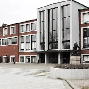 Roberta's Society Hostel